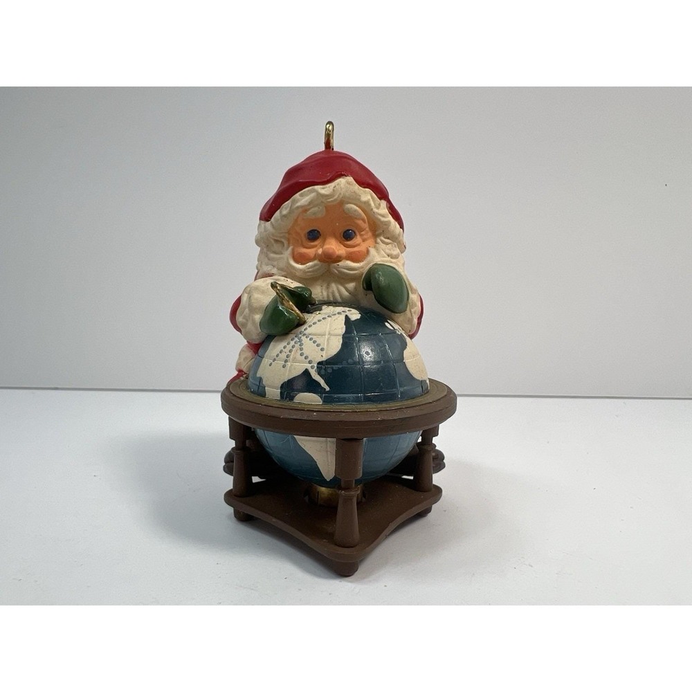 Hallmark Christmas Ornament Unisex OS Red Excellent Santa Globe 1988 Vintage